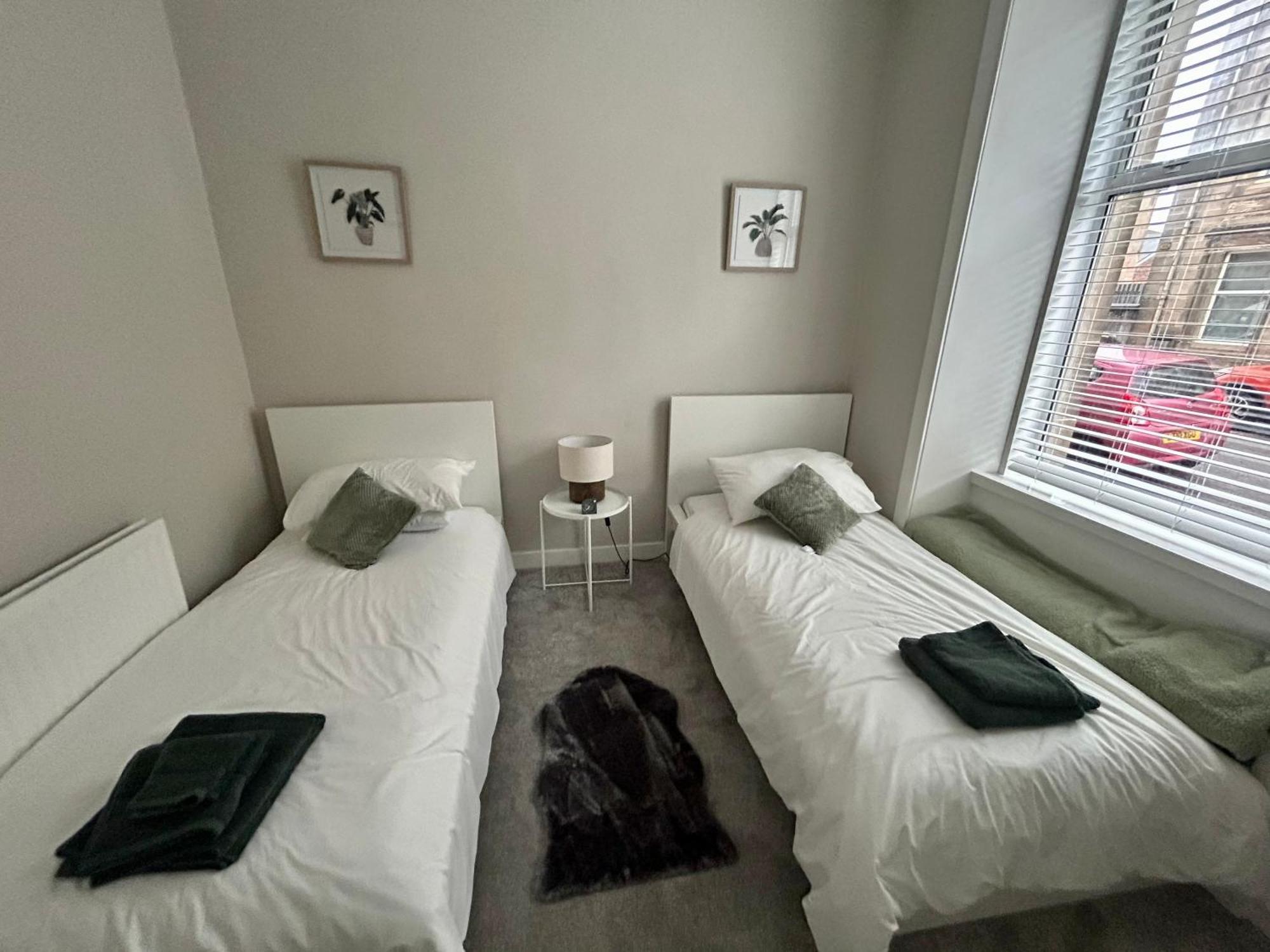 West Dunbartonshire Flat Apartment Дъмбартън Екстериор снимка